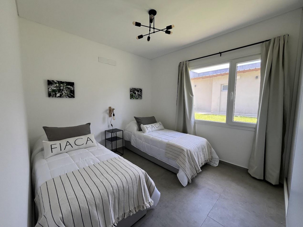 venta de casa en costa esmeralda 