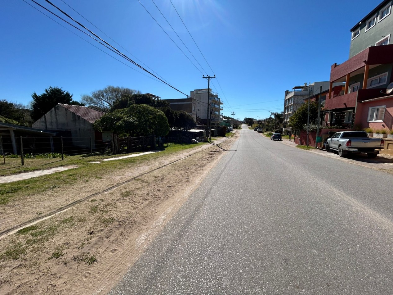Venta lote multifamiliar en mar de ostende a dos cuadras del mar -oportunidad