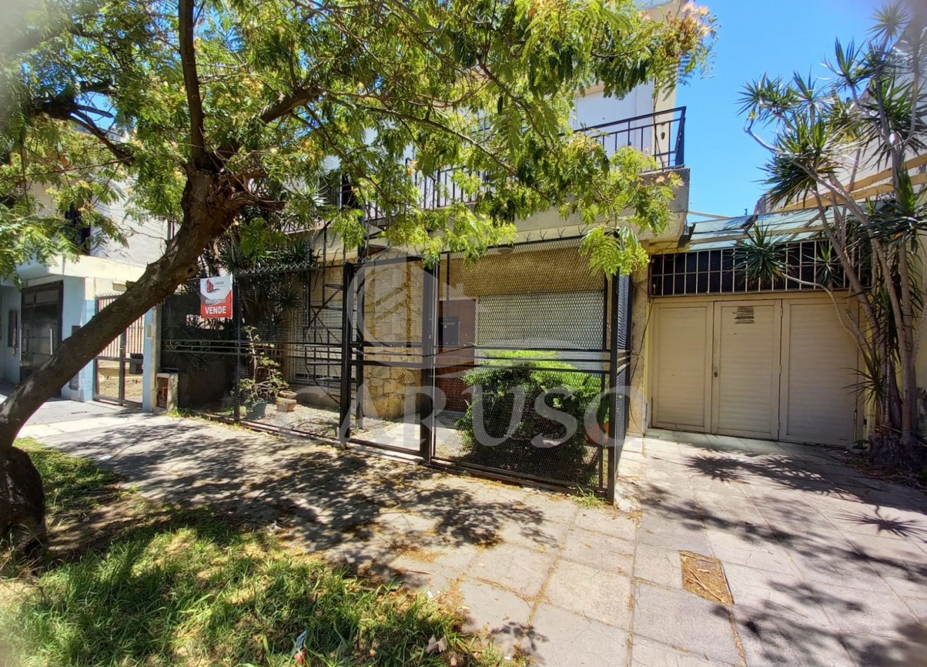 VENTA en BLOCK: Casa y 2 departamentos - QUILMES O.- NUEVO PRECIO $$$