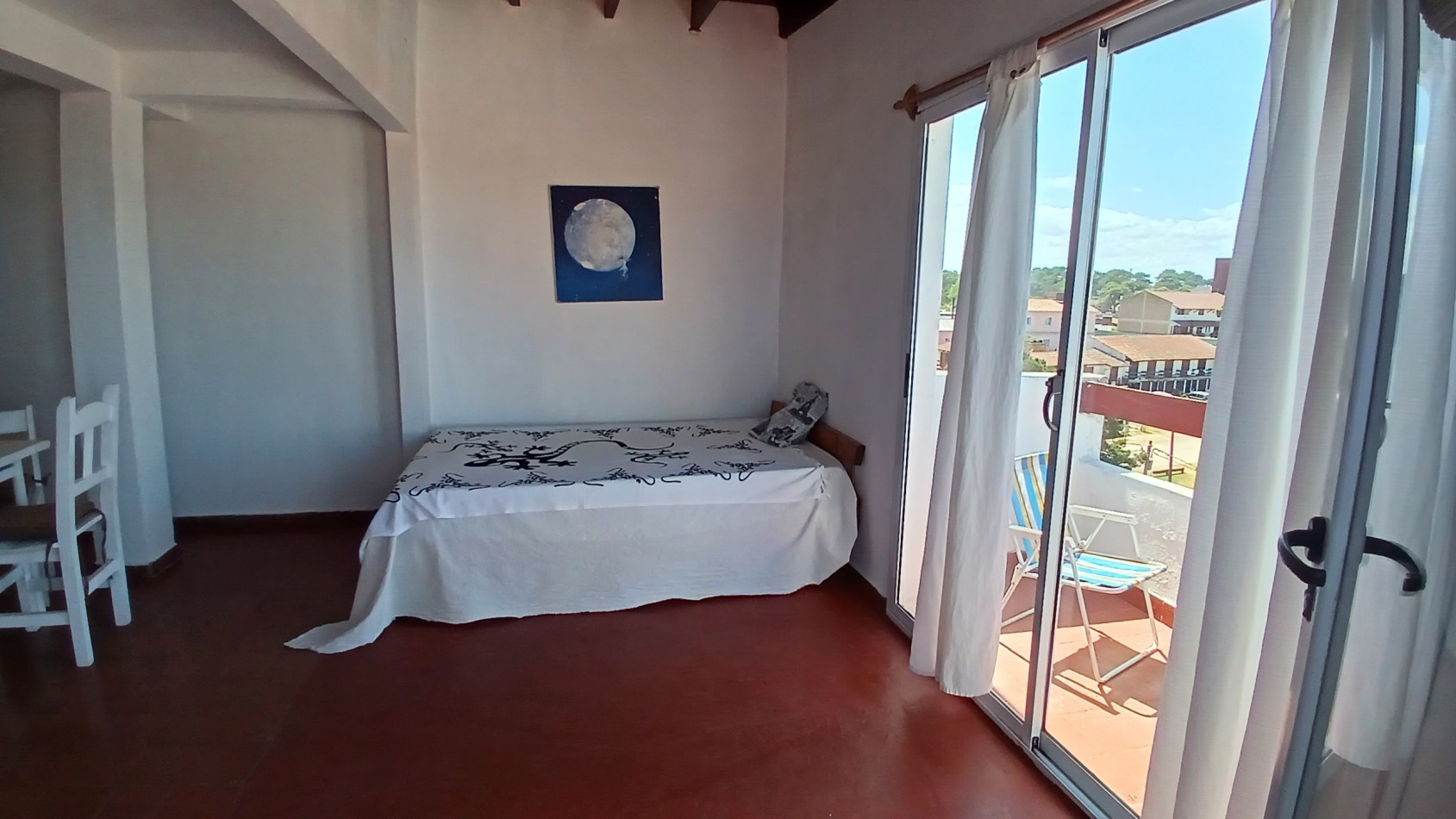 Venta de Monoambiente a una Cuadra del Mar en Villa Gesell: ¡Tu Refugio Costero te Espera!