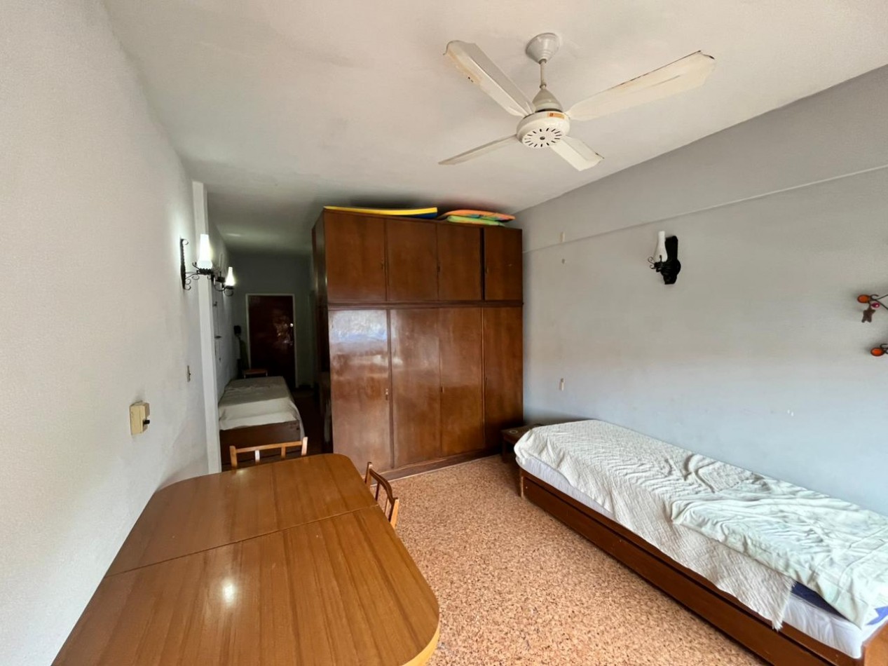 Monoambiente amplio con balcon al frente en pleno centro de Villa Gesell