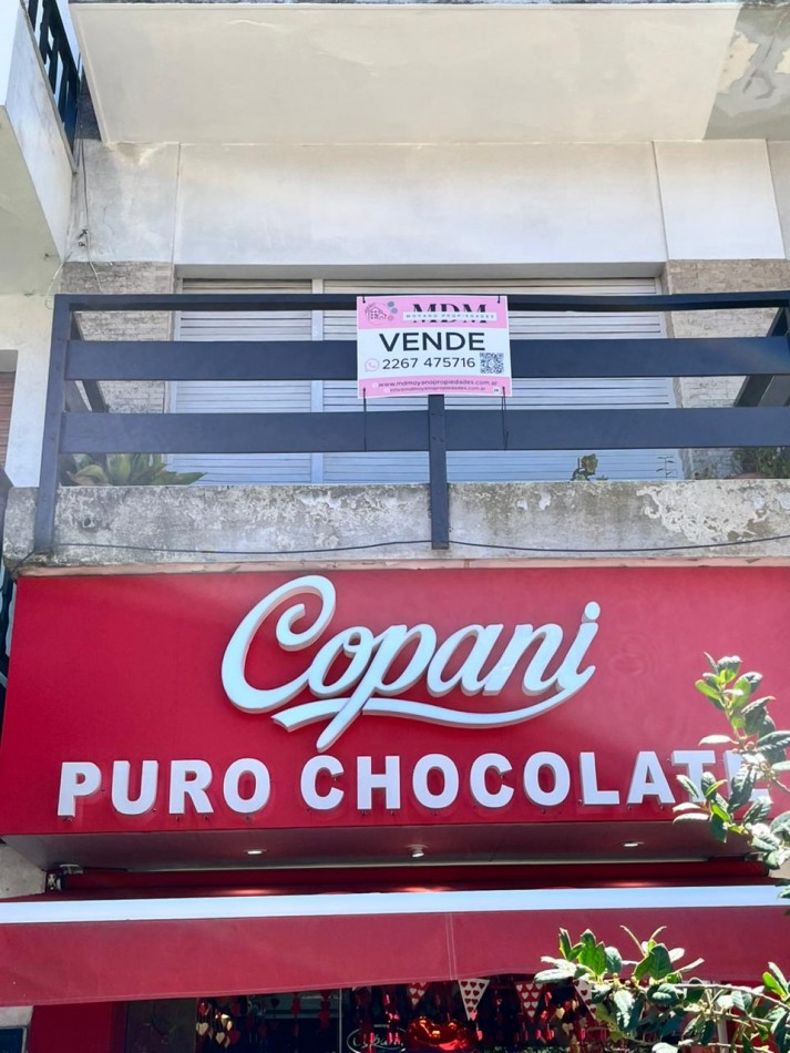 Monoambiente amplio con balcon al frente en pleno centro de Villa Gesell