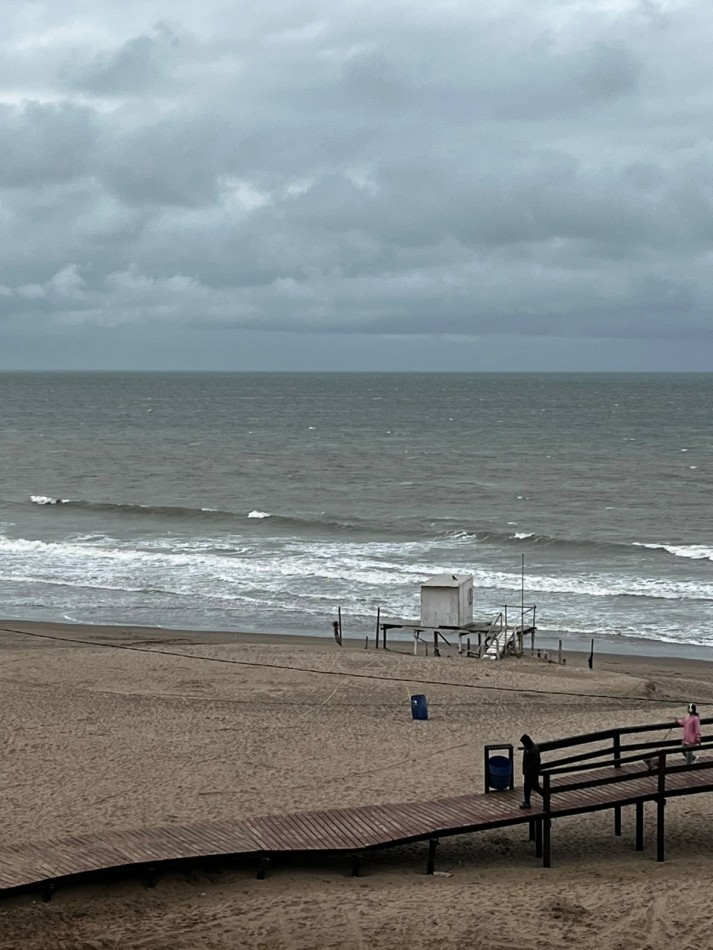 Hermoso departamento de 3 ambientes con vista al mar