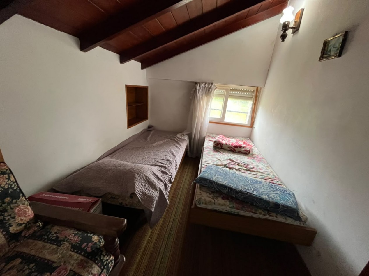 Chalet amplio de 4 dormitorios con patio y quincho en el centro de Villa Gesell