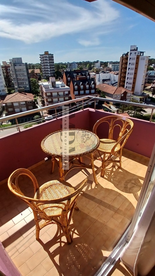 Oportunidad en Villa Gesell: 2 Amb. Amoblado con Cochera - Edificio PH II