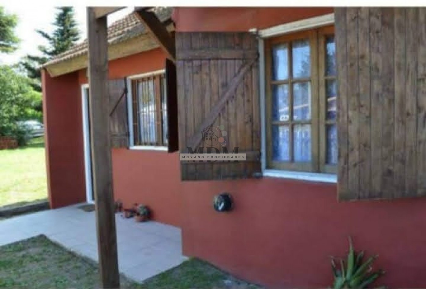 Duplex en Esquina con Patio Privado - ¡Ubicacion Ideal en Paseo 111 y Av. 13!