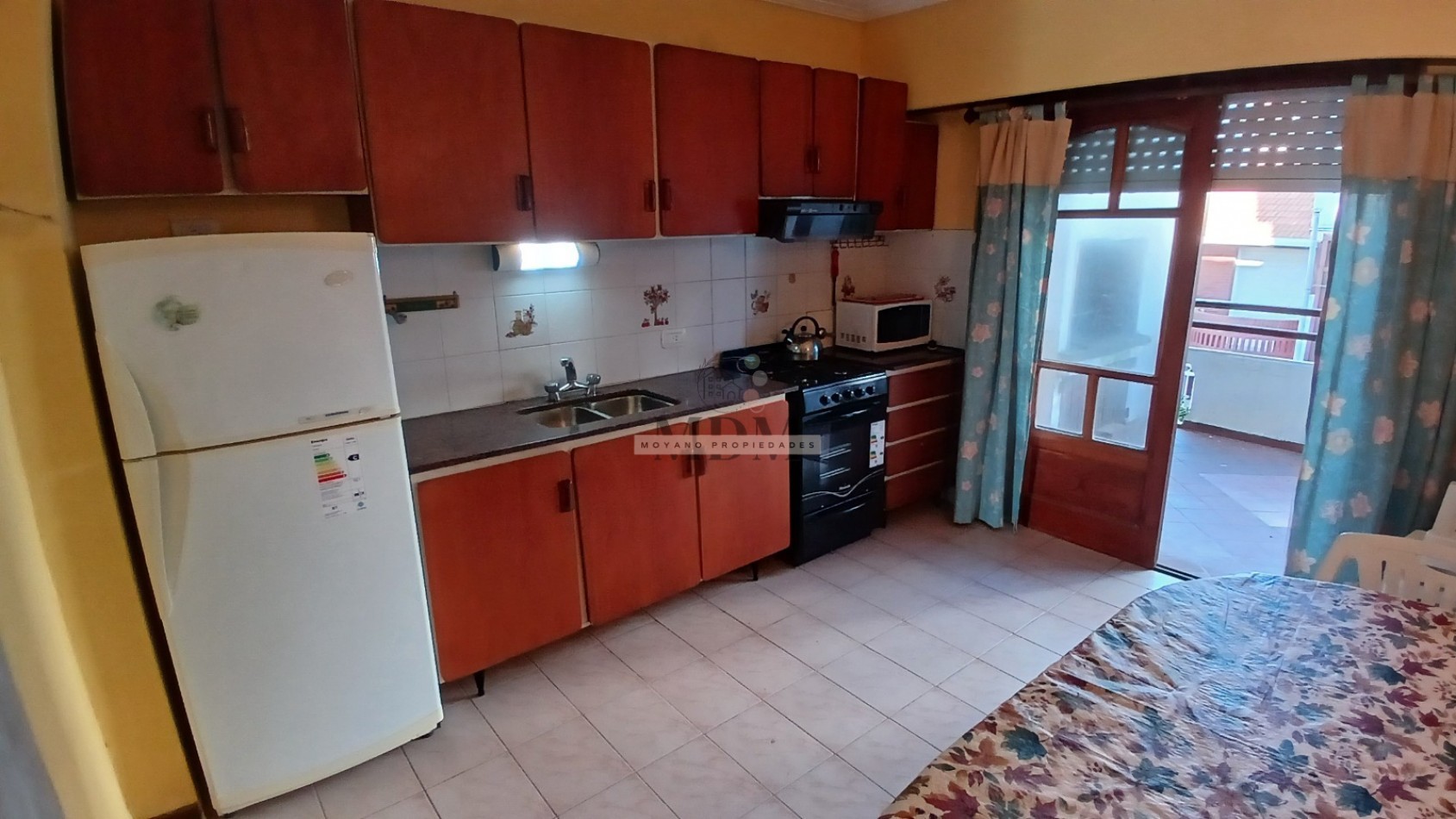 Duplex en venta - 2 dormitorios, cochera y vista parcial al mar -