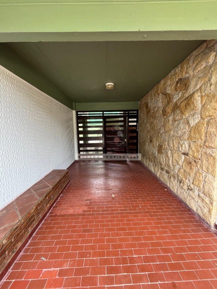 Departamento 3 ambientes con cochera cubierta - Edificio Nevada