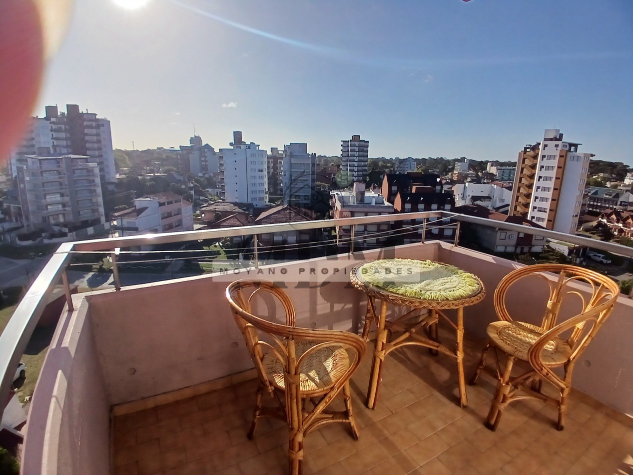 Oportunidad en Villa Gesell: 2 Amb. Amoblado con Cochera - Edificio PH II