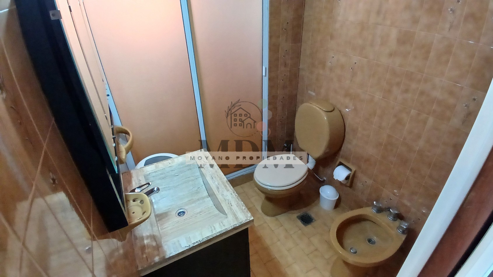 Oportunidad en Villa Gesell: 2 Amb. Amoblado con Cochera - Edificio PH II