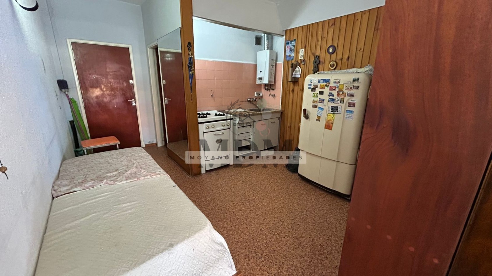 Monoambiente amplio con balcon al frente en pleno centro de Villa Gesell