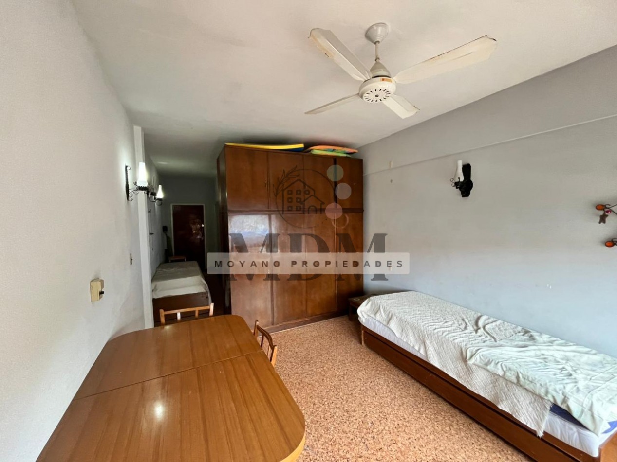 Monoambiente amplio con balcon al frente en pleno centro de Villa Gesell