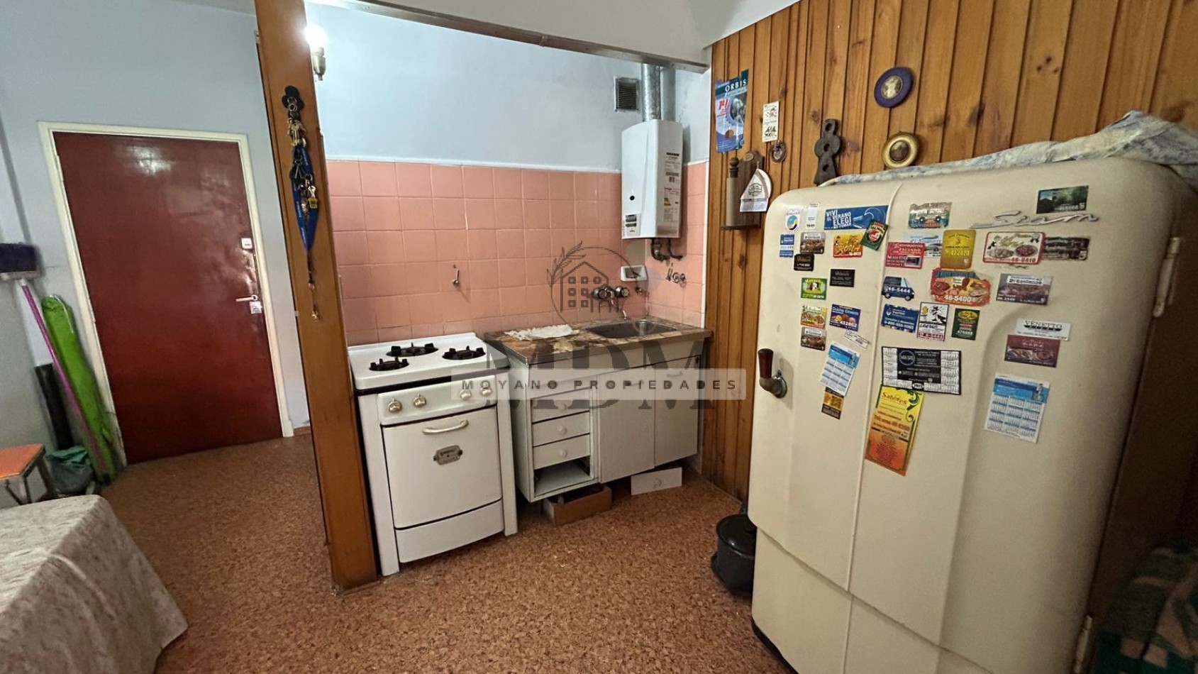 Monoambiente amplio con balcon al frente en pleno centro de Villa Gesell