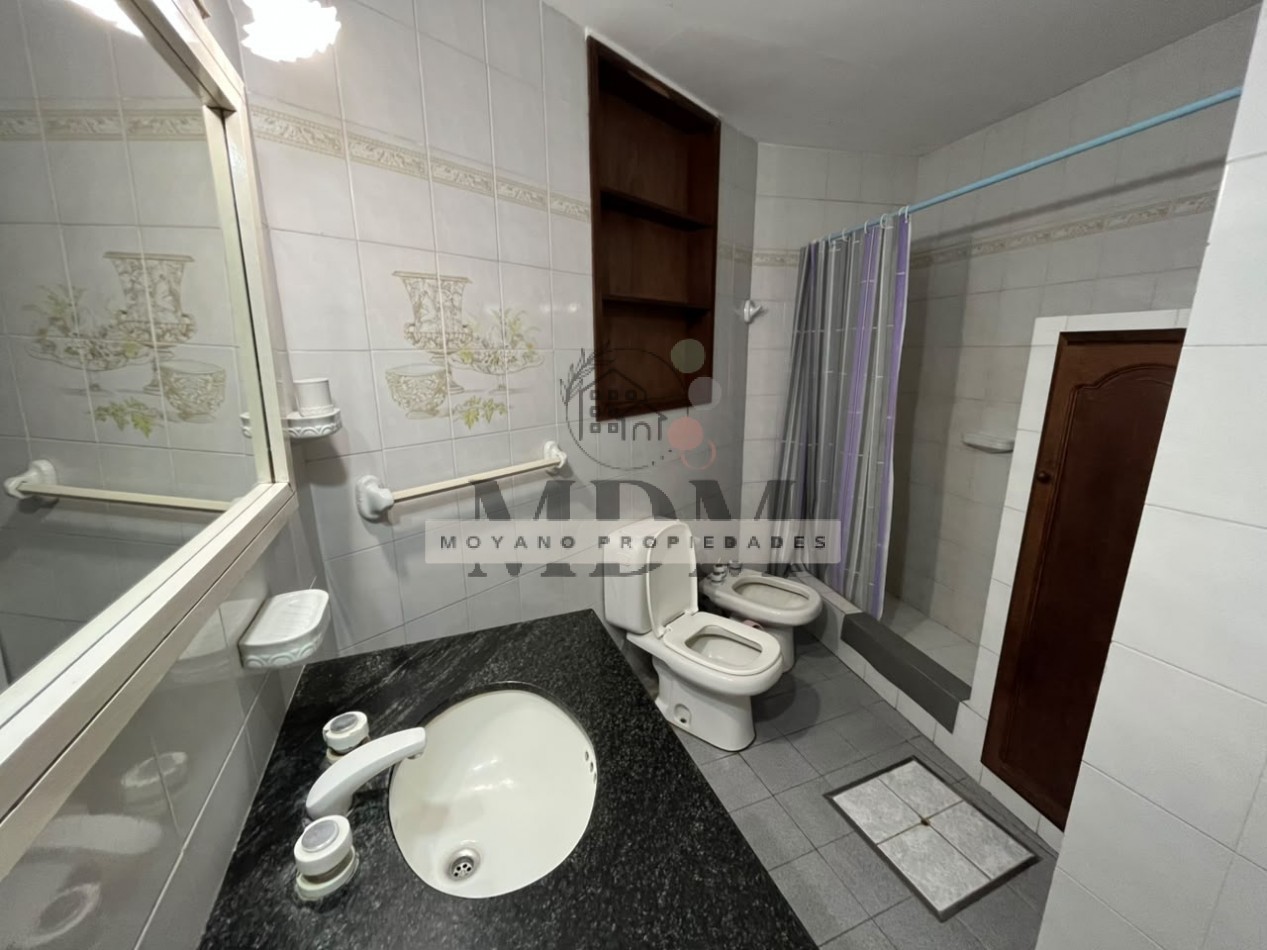 IMPONENTE PROPIEDAD EN BLOCK EN ESQUINA • LOCAL + 7 DEPARTAMENTOS • IDEAL INVERSORES • VILLA GESELL