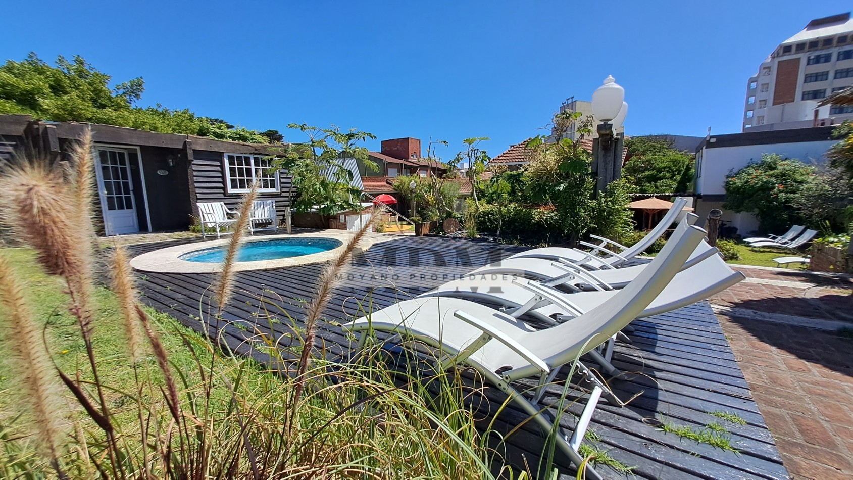  Oportunidad Unica de Inversion: Hosteria a Metros del Mar - Villa Gesell