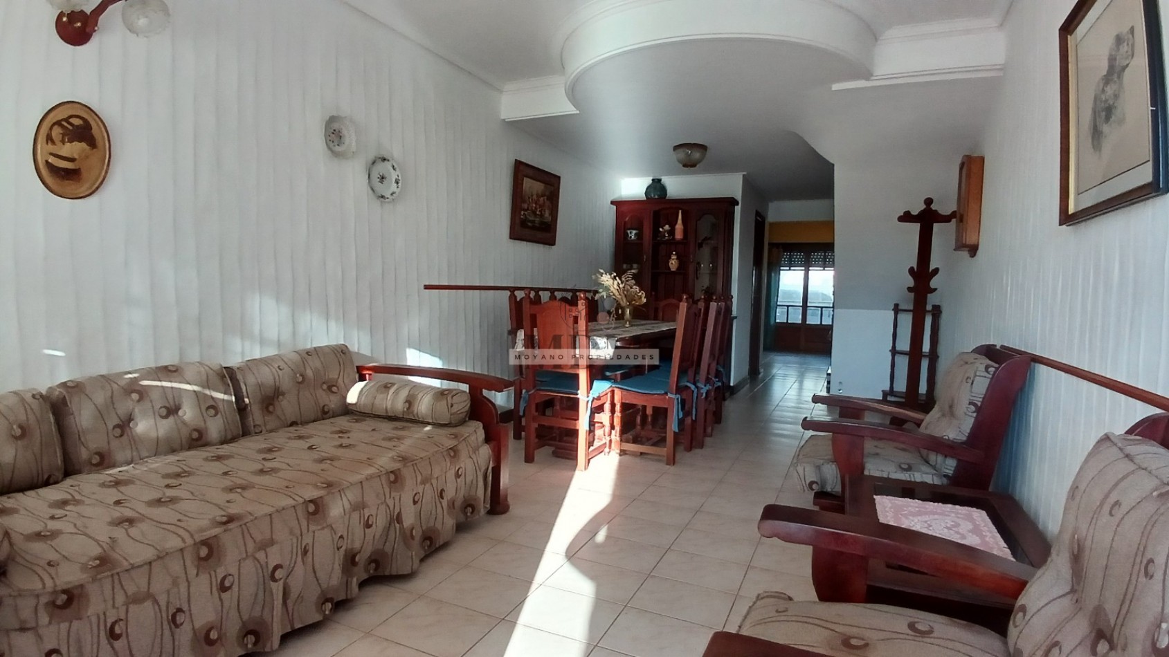 Duplex en venta - 2 dormitorios, cochera y vista parcial al mar -