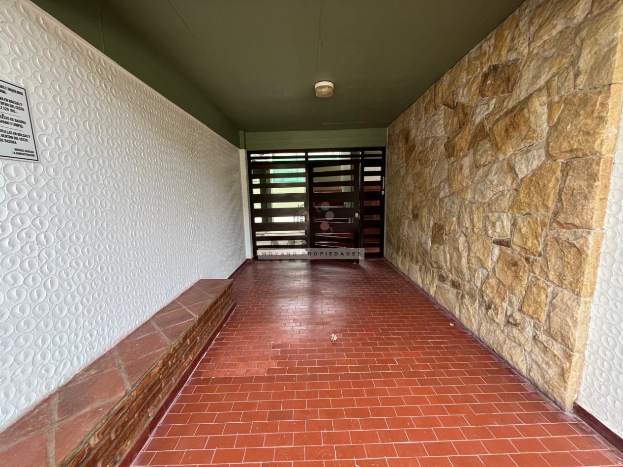 Departamento 3 ambientes con cochera cubierta - Edificio Nevada