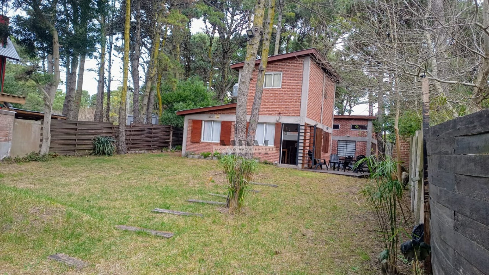 Conjunto de 2 Cabañas en Venta - Mar de las Pampas