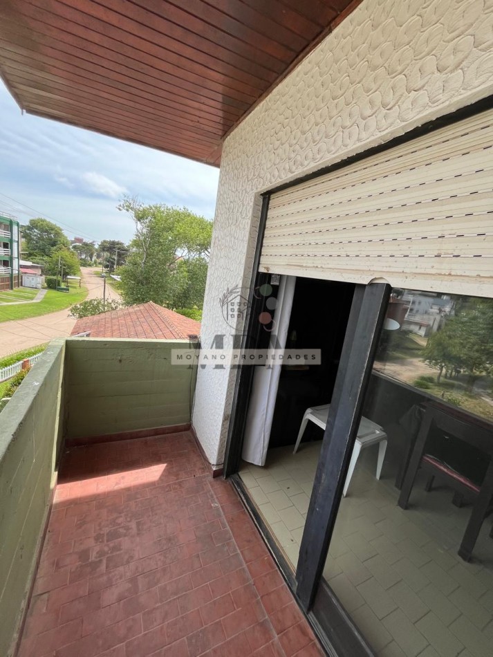 Departamento 3 ambientes con cochera cubierta - Edificio Nevada