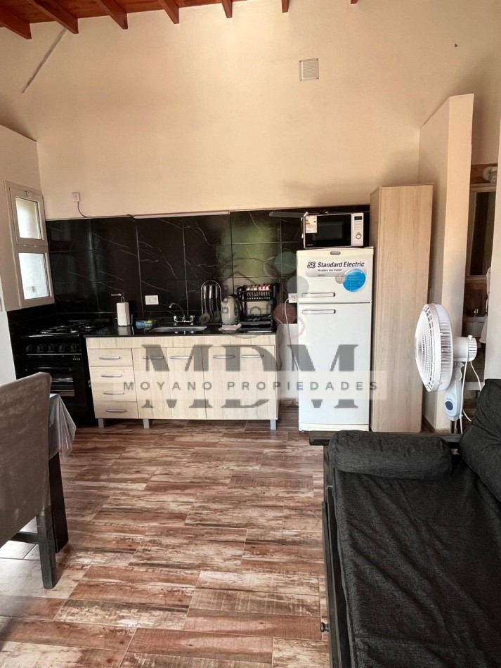 Comodo Departamento en 1° Piso por Escalera 