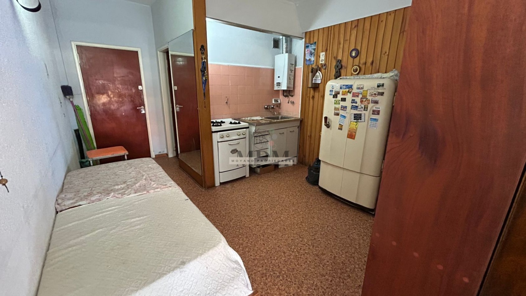 Monoambiente amplio con balcon al frente en pleno centro de Villa Gesell