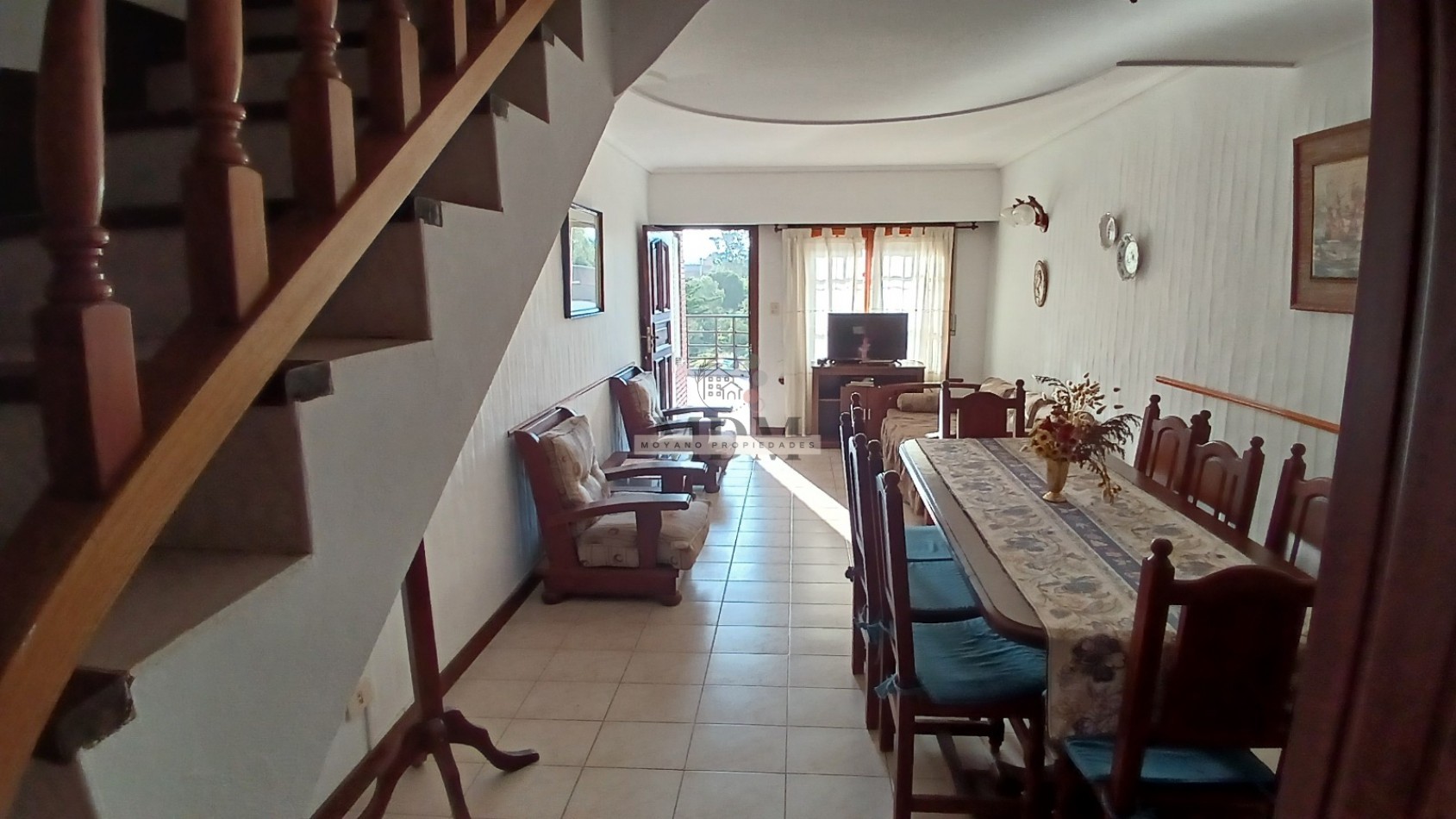 Duplex en venta - 2 dormitorios, cochera y vista parcial al mar -
