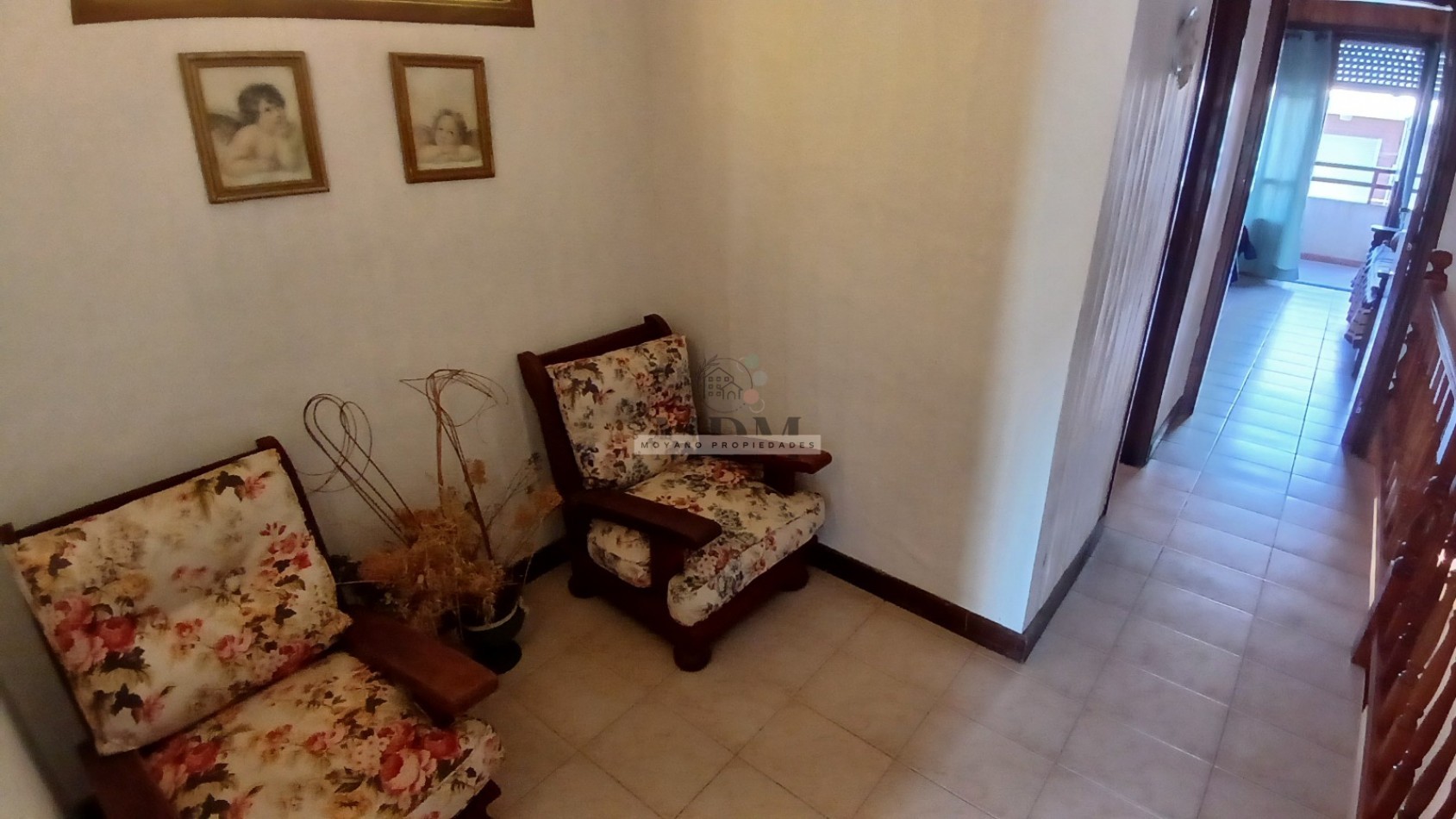 Duplex en venta - 2 dormitorios, cochera y vista parcial al mar -