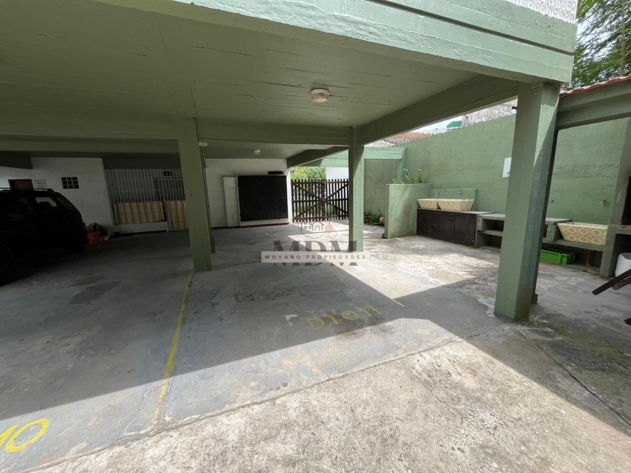 Departamento 3 ambientes con cochera cubierta - Edificio Nevada