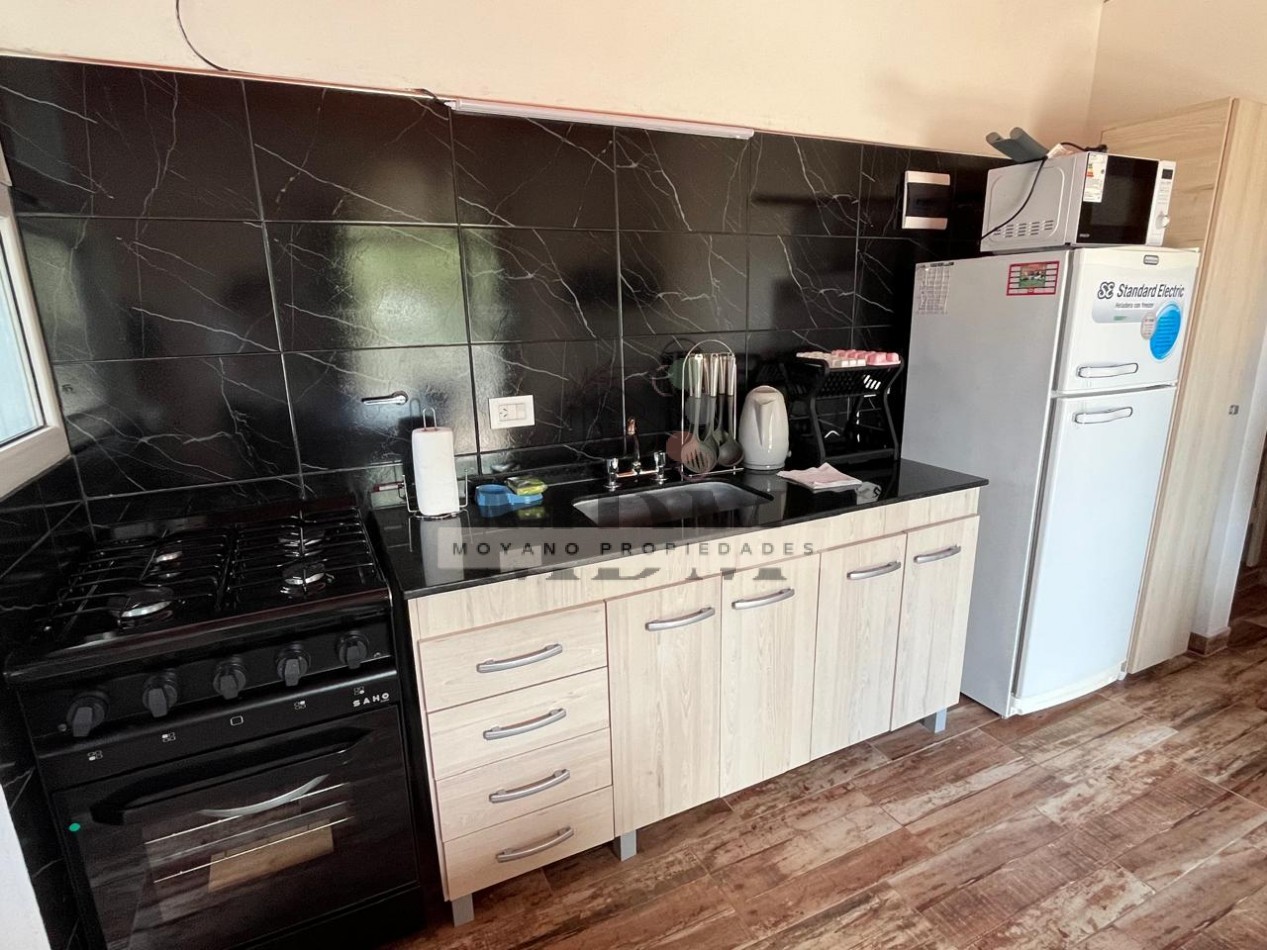 Comodo Departamento en 1° Piso por Escalera 