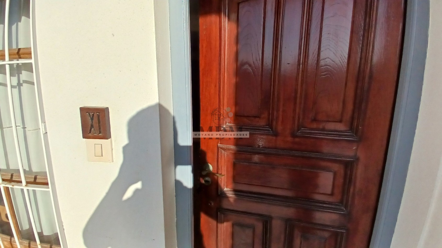 Duplex en venta - 2 dormitorios, cochera y vista parcial al mar -