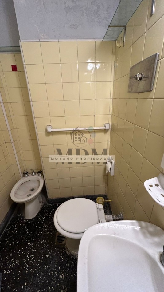 Monoambiente amplio con balcon al frente en pleno centro de Villa Gesell