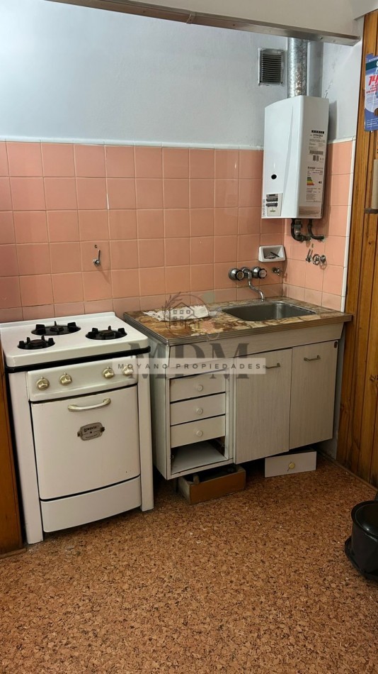 Monoambiente amplio con balcon al frente en pleno centro de Villa Gesell