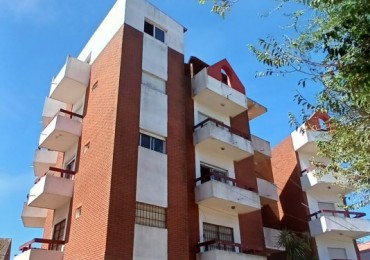 Venta de Monoambiente a una Cuadra del Mar en Villa Gesell: ¡Tu Refugio Costero te Espera!