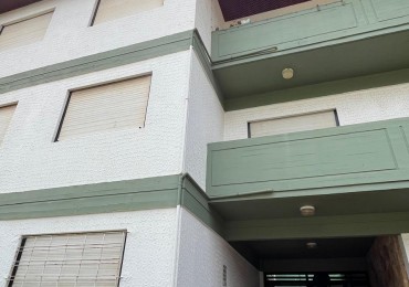 Departamento 3 ambientes con cochera cubierta - Edificio Nevada