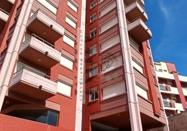 Oportunidad en Villa Gesell: 2 Amb. Amoblado con Cochera - Edificio PH II