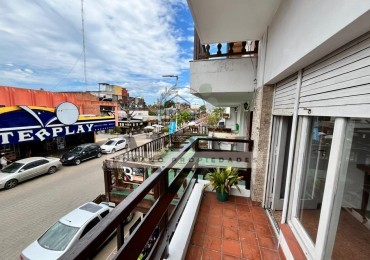 Monoambiente amplio con balcon al frente en pleno centro de Villa Gesell