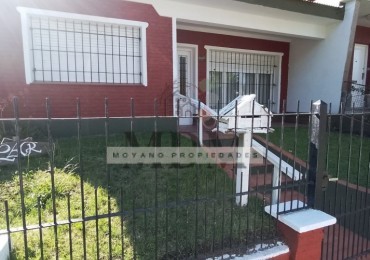 HERMOSA PROPIEDAD EN ZONA CENTRO DE VILLA GESELL DE 5 AMBIENTES CON DPTO