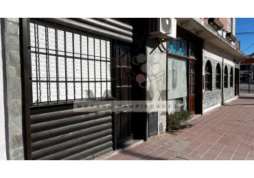 EN VENTA LOCAL COMERCIAL CON DEPARTAMENTO EN BLOCK