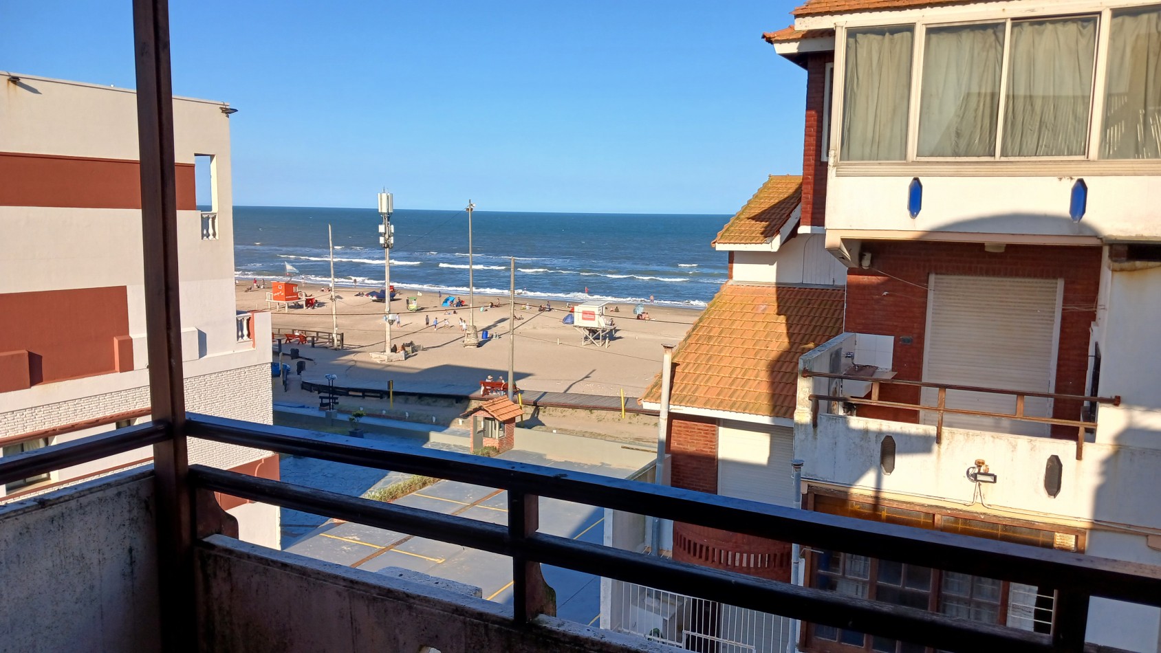 Duplex en Venta  - 2 Dormitorios, Cochera y Vista Parcial al Mar - Av. 1 e/ 105 y 107 - Villa Gesell