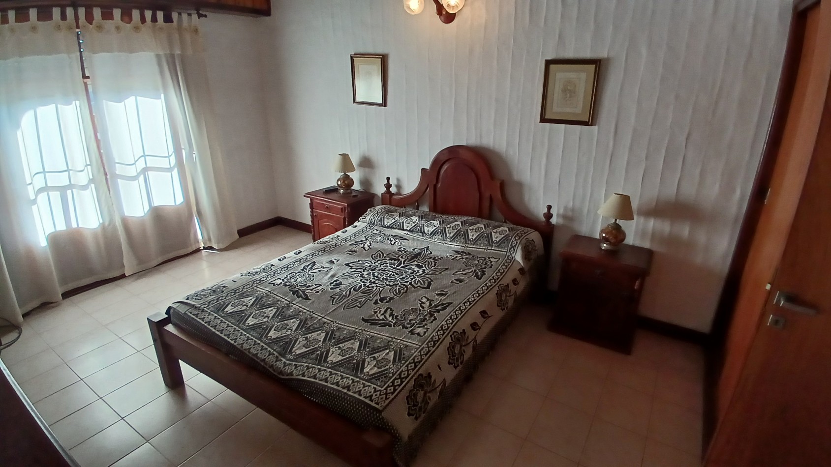Duplex en Venta  - 2 Dormitorios, Cochera y Vista Parcial al Mar - Av. 1 e/ 105 y 107 - Villa Gesell