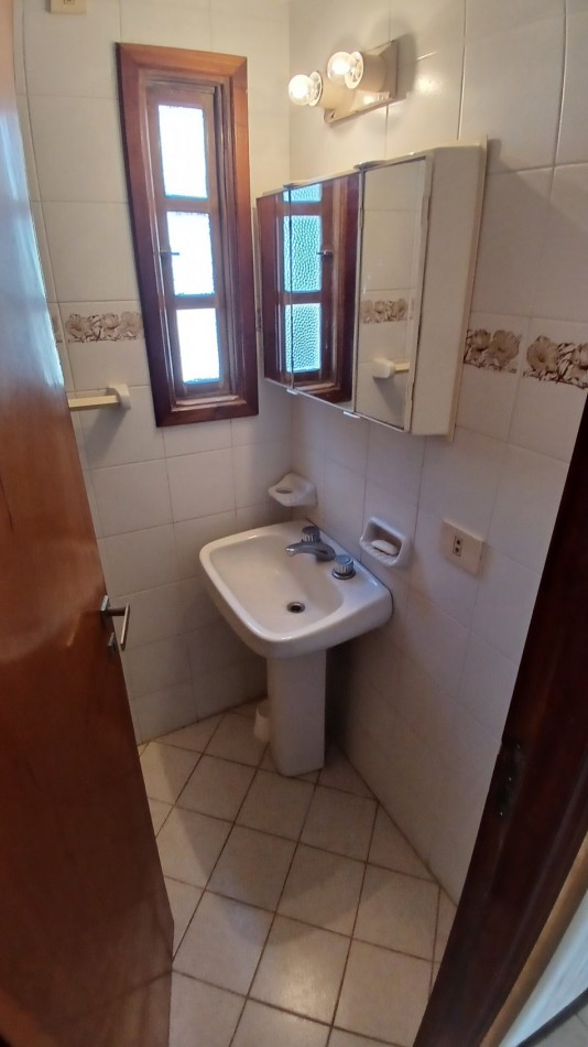 Duplex en Venta  - 2 Dormitorios, Cochera y Vista Parcial al Mar - Av. 1 e/ 105 y 107 - Villa Gesell