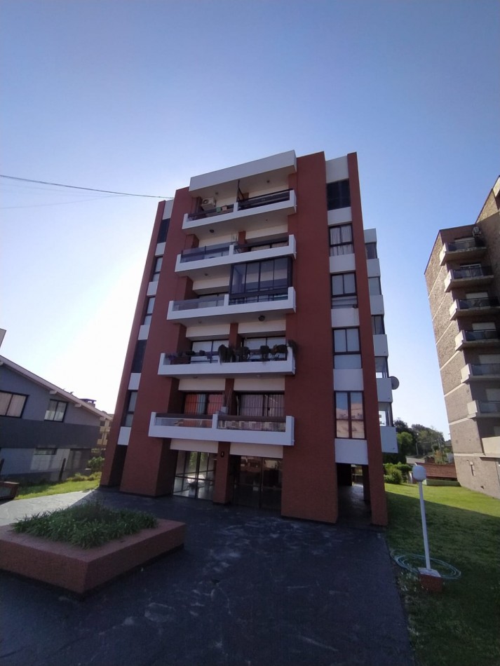 DEPARTAMENTO 2 AMBIENTES EN 1° PISO - GESELL CENTRO - 