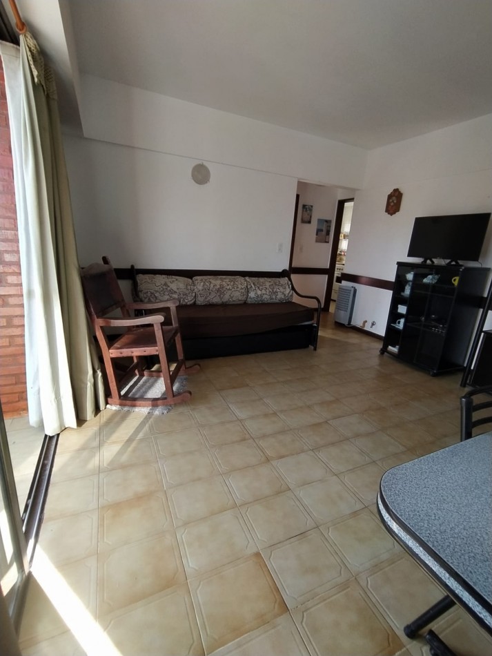 DEPARTAMENTO 2 AMBIENTES EN 1° PISO - GESELL CENTRO - 