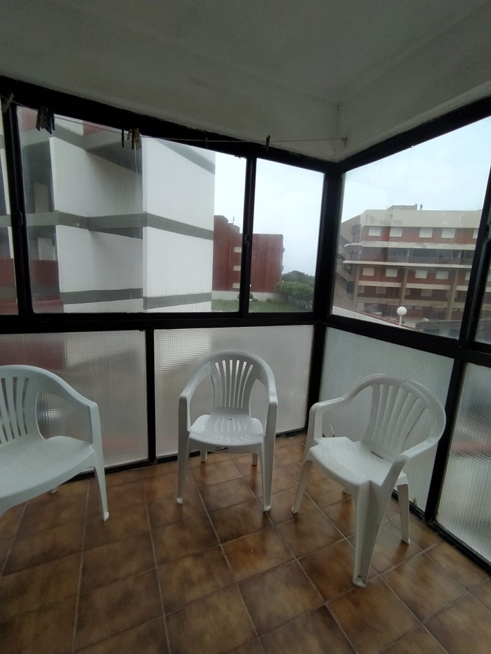 DEPARTAMENTO 3 AMBIENTES C/COCHERA EN 1° PISO