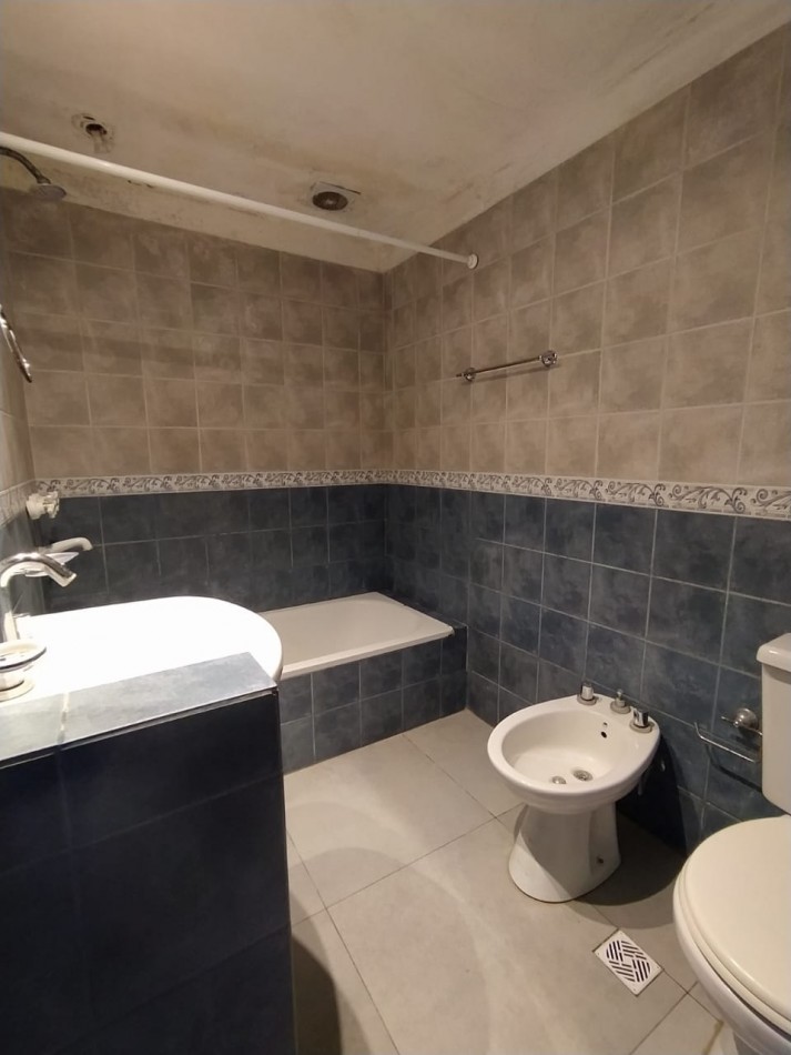 Casa 4 ambientes en Barrio la Carmencita 